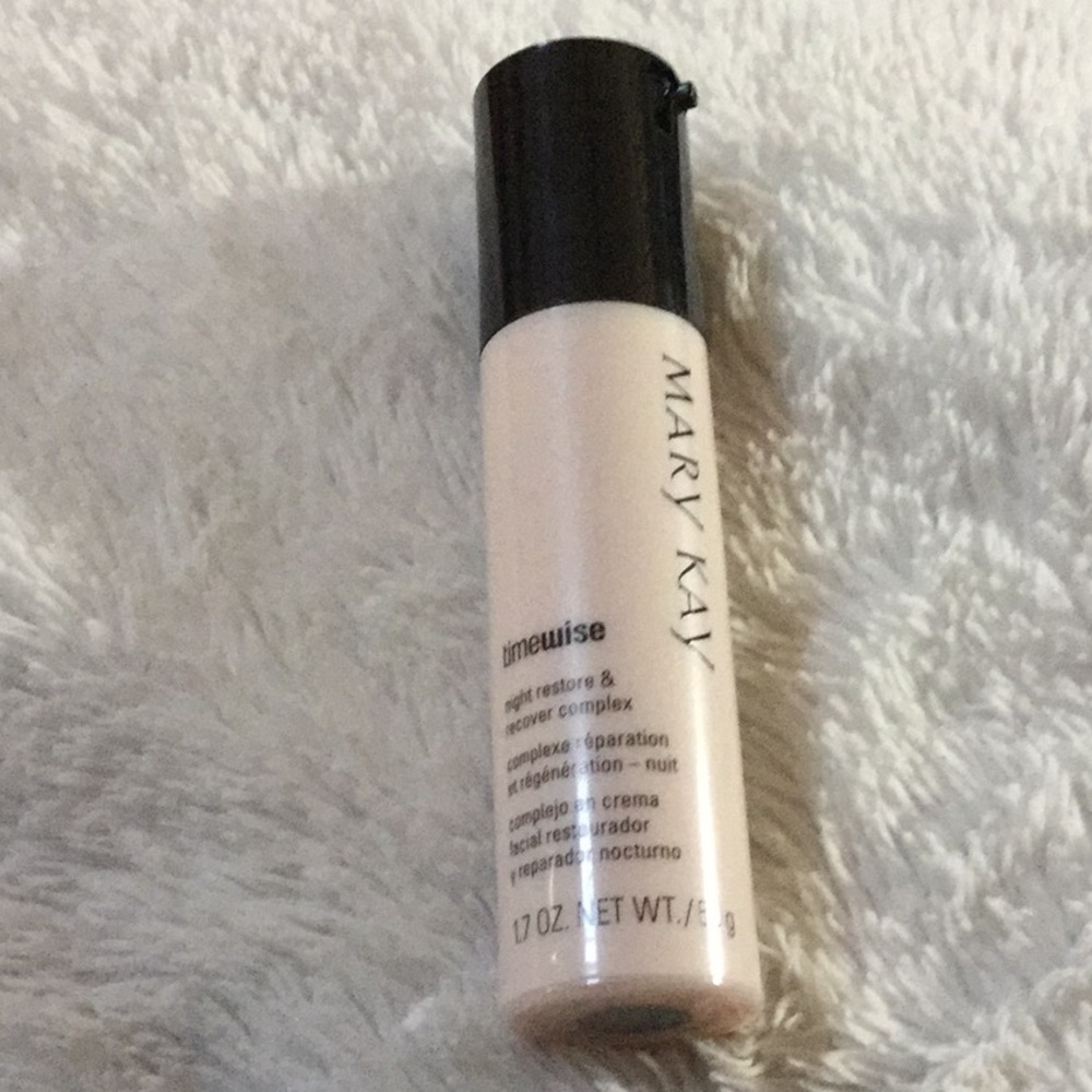 New box! 💋Mary Kay Night restore/recovery complex